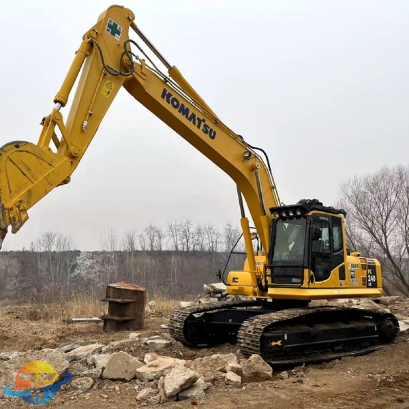 Cheap second-hand Komatsu PC240-8 excavator large equipment is hot selling