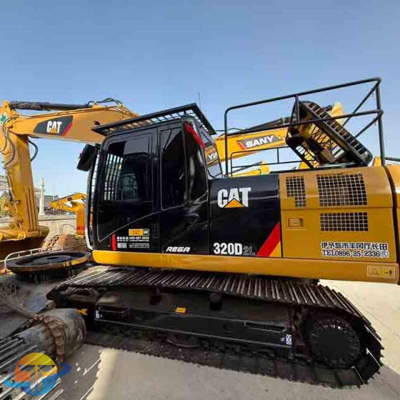 Caterpillar CAT320D2L excavator, an ideal choice for high-quality construction and mining machinery, is available for sale.