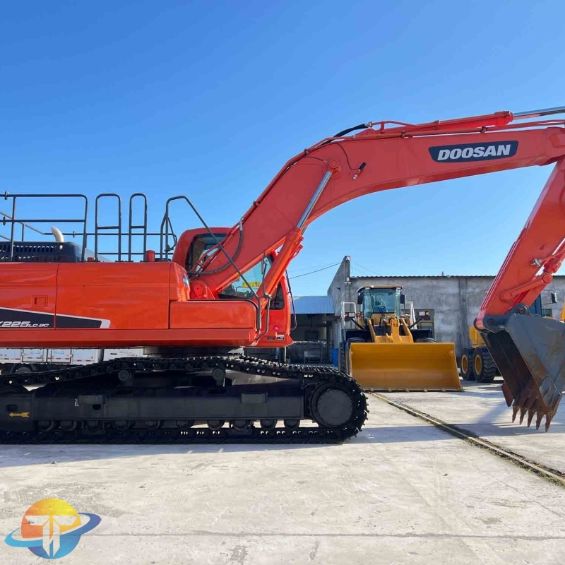 Best used Doosan DX225LC-9C excavator crawler hydraulic excavator equipment in good condition for sale at low prices