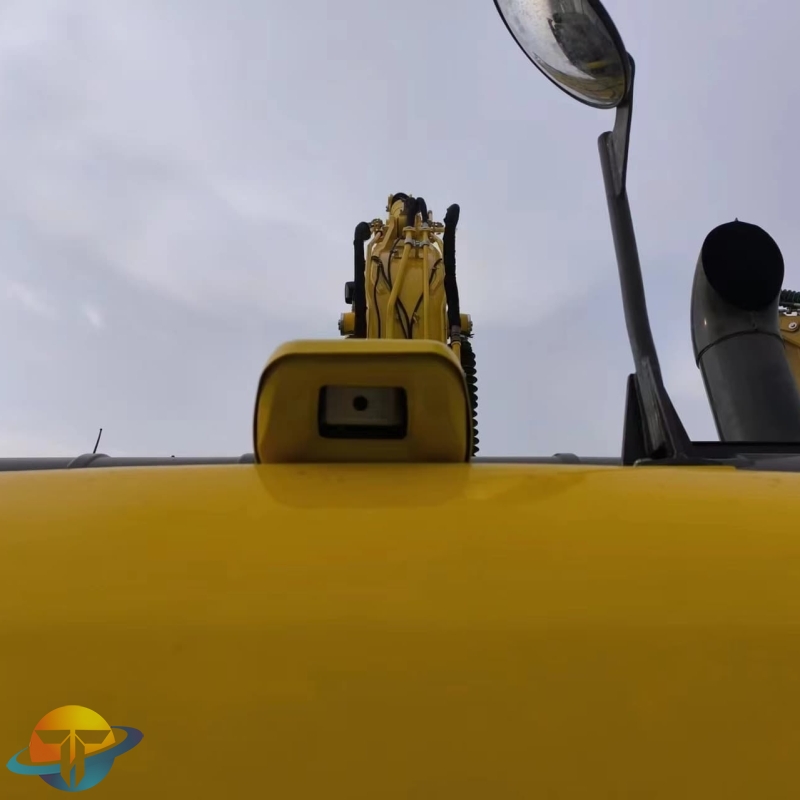 Used heavy equipment Komatsu PC210--8N1 excavator crawler excavator cheap for sale