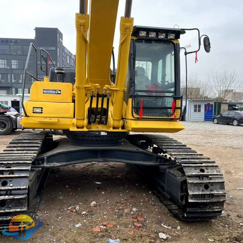 Second-hand Komatsu PC450-7EO excavator engineering equipment with low energy consumption is highly recommended