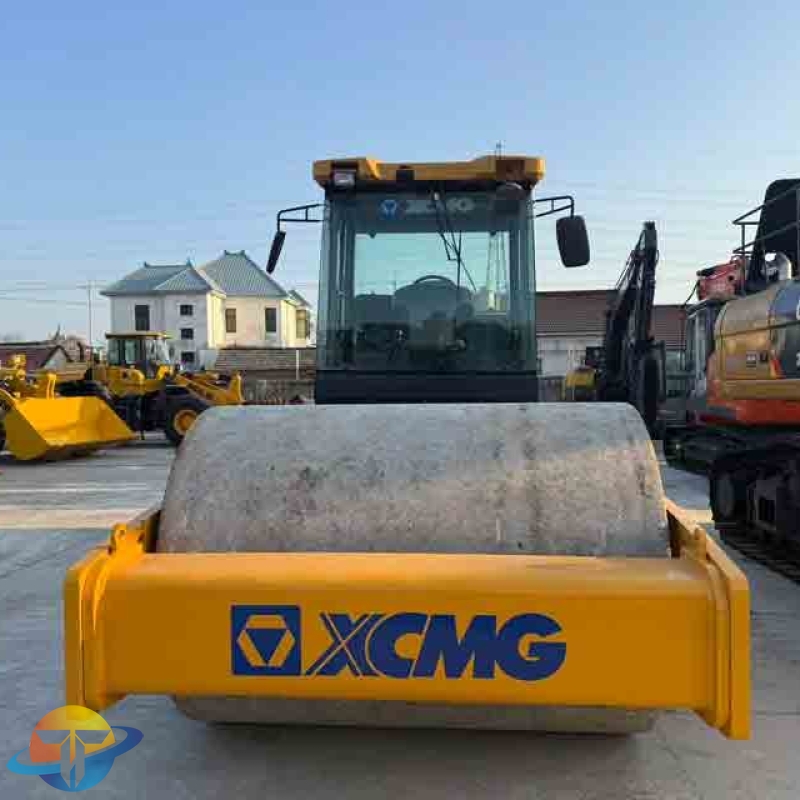 High-performance used XCMG XS223J road roller/wheel loader, ideal for heavy-duty projects, for sale.