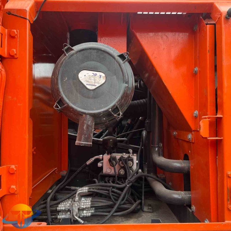 High quality second hand Doosan DX225LC-9C Excavator is hot selling at a low price Welcome to call us for consultation