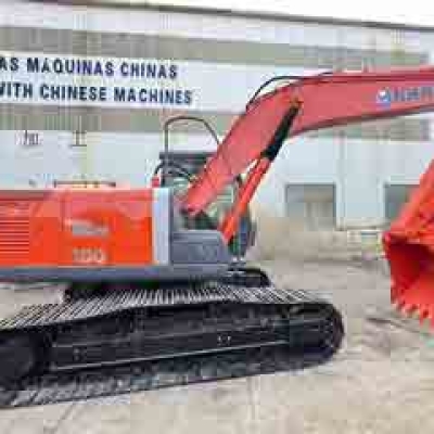 Original used Hitachi 200 excavator, high-quality earthmoving machinery for sale.