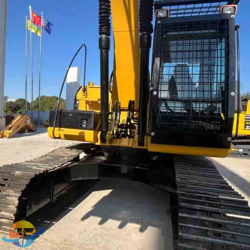 Caterpillar CAT320D2L used excavators are in good condition, priced well, and are popular worldwide.