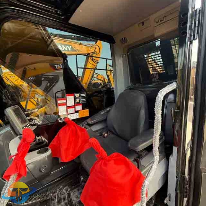 Caterpillar CAT320D2L excavator, an ideal choice for high-quality construction and mining machinery, is available for sale.