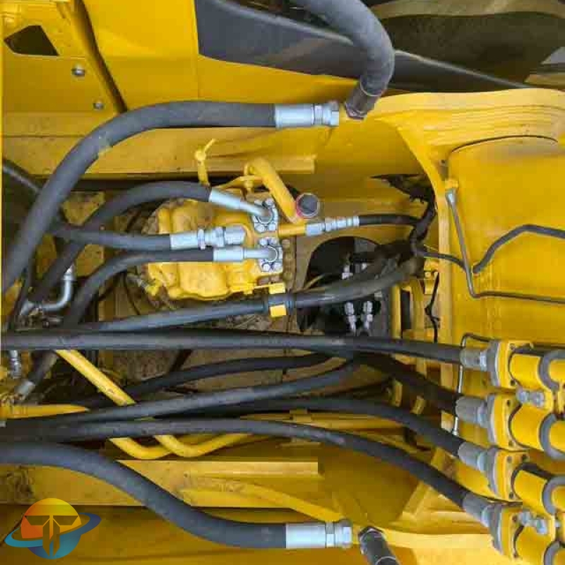 Komatsu PC220 Ace Machine is in good condition and original engine is available.