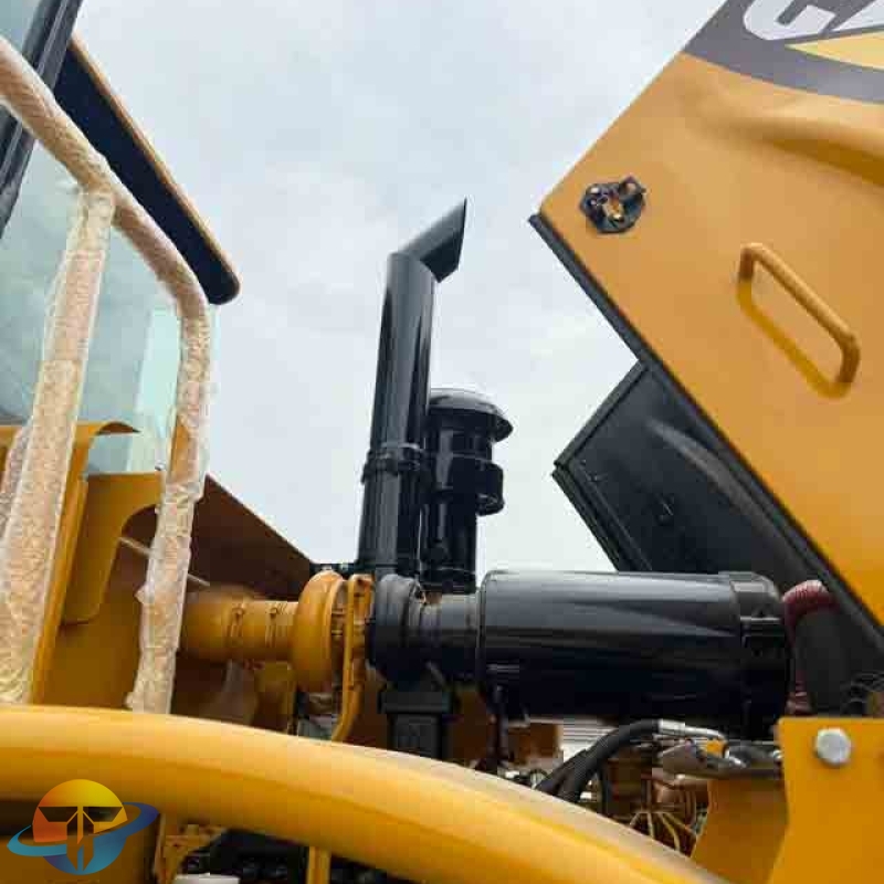 The Caterpillar CAT966H loader is in good condition, has strong power, and is available for immediate sale.