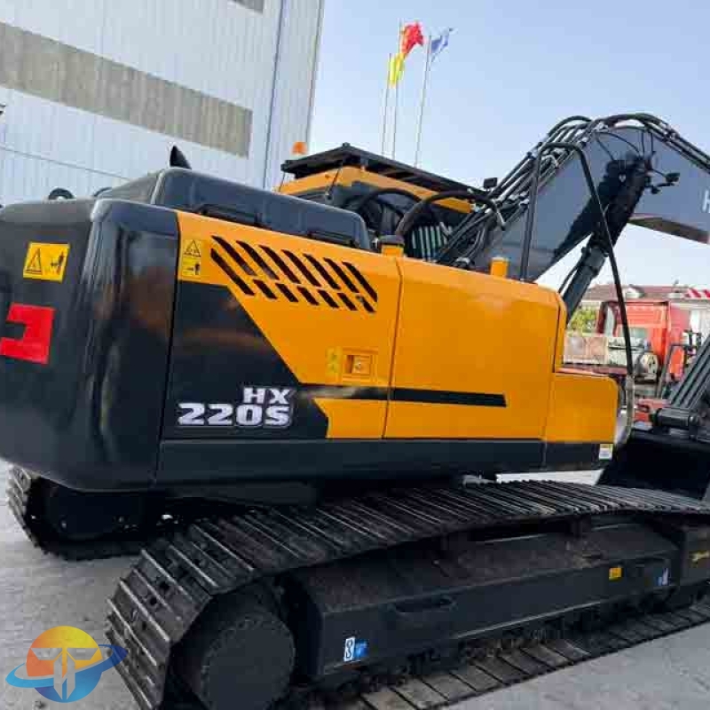 Hyundai HX220S excavator, high performance, in good condition, ready for construction use and for sale.