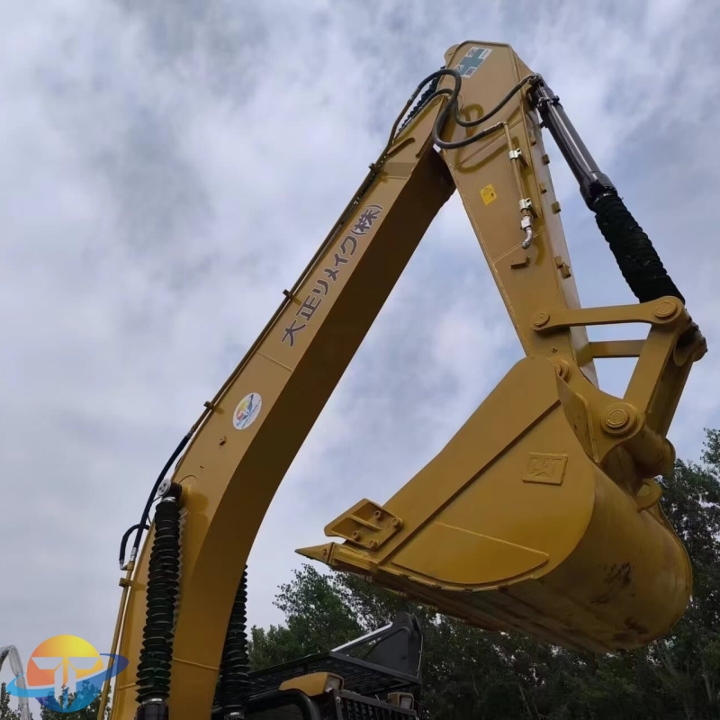 Used Caterpillar CAT320D2L excavator high quality and good price