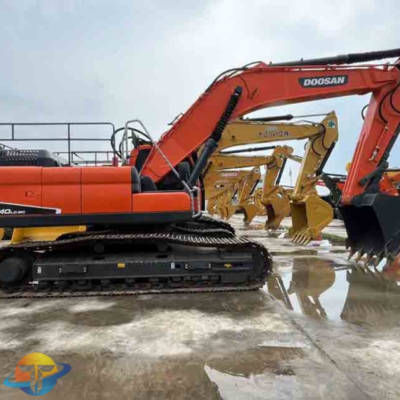 Used Doosan DX340LC-9C excavator durable high quality with core engine low price