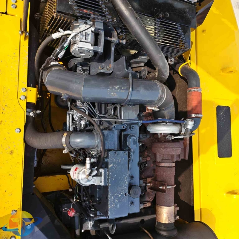 Komatsu PC360 36-ton tracked excavator, used for quarry work, low operating time, for sale.