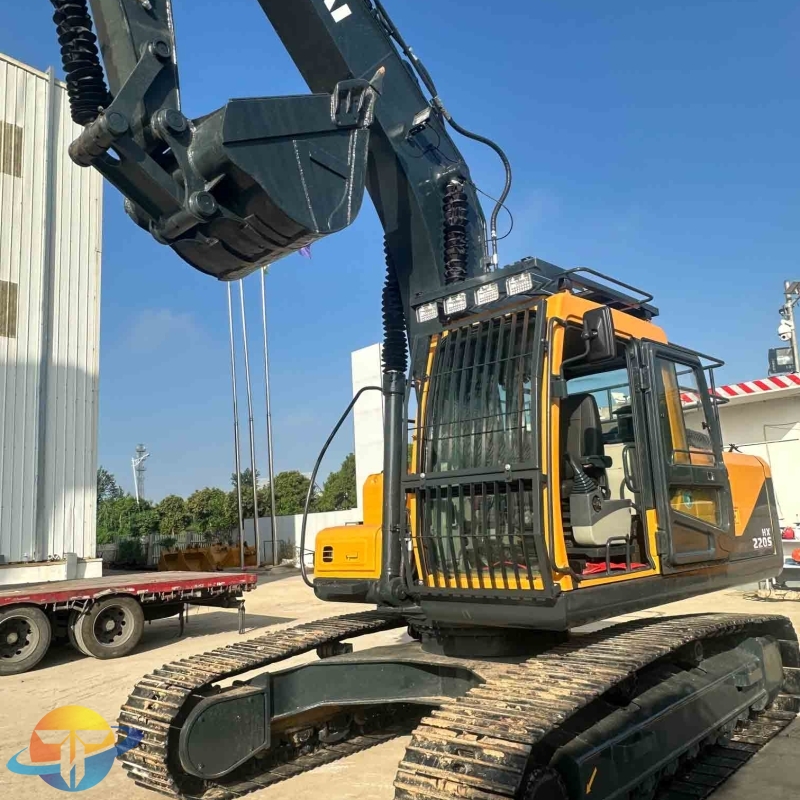 Original second-hand Hyundai 220s crawler excavator 21 tons construction machinery of good quality is available for sale