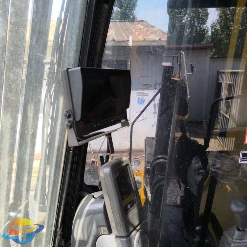 Well maintained second-hand excavator Caterpillar 329D2L excavator is cheap and easy to operate