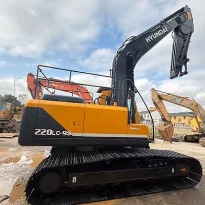 Used Hyundai 220LC-9S excavator (22 tons) from South Korea, original equipment for sale.