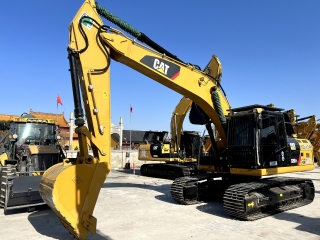 CAT 320 D