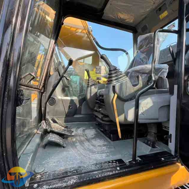 Original Caterpillar CAT320D2L excavator, used in construction, in good condition and for sale.
