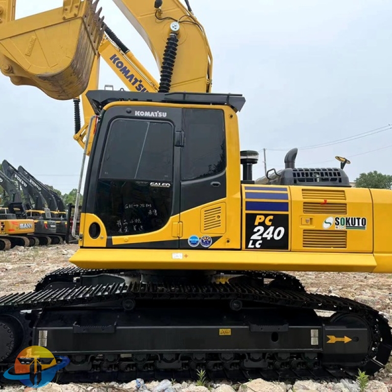 Used Komatsu PC240-8 excavator high quality excavator for sale at low price