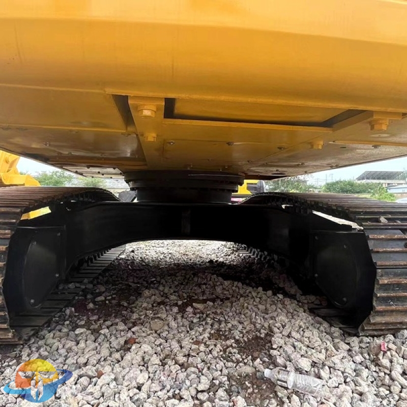 Komatsu PC220-8 excavator second-hand excavator environmental protection low energy consumption good price