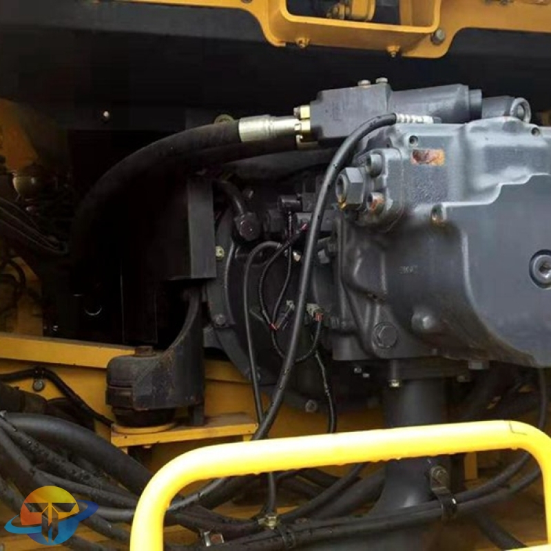 Used Komatsu PC450-7 excavator good quality product less working time