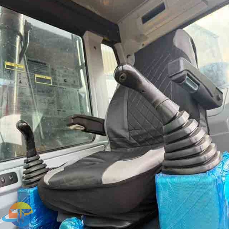 Used Hyundai 220LC-9S excavator (22 tons) from South Korea, original equipment for sale.