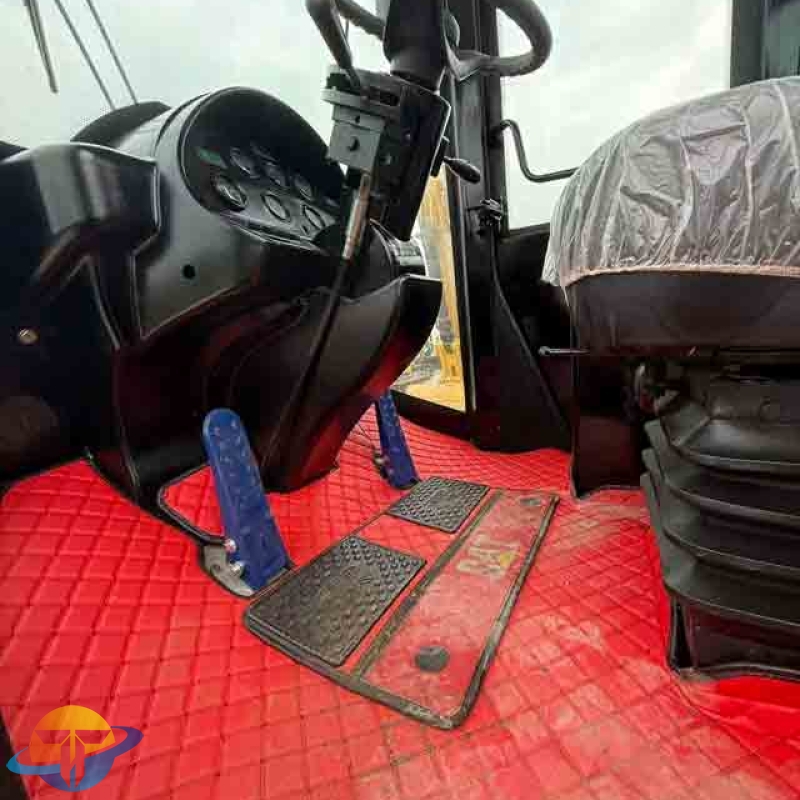 The Caterpillar CAT966H loader is in good condition, has strong power, and is available for immediate sale.