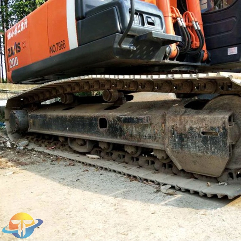 Used Hitachi ZX200-3 hydraulic crawler excavator for sale at a low price
