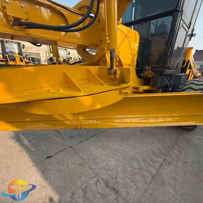 The high-quality Komatsu GD655 grader is in good working order and has ample power.
