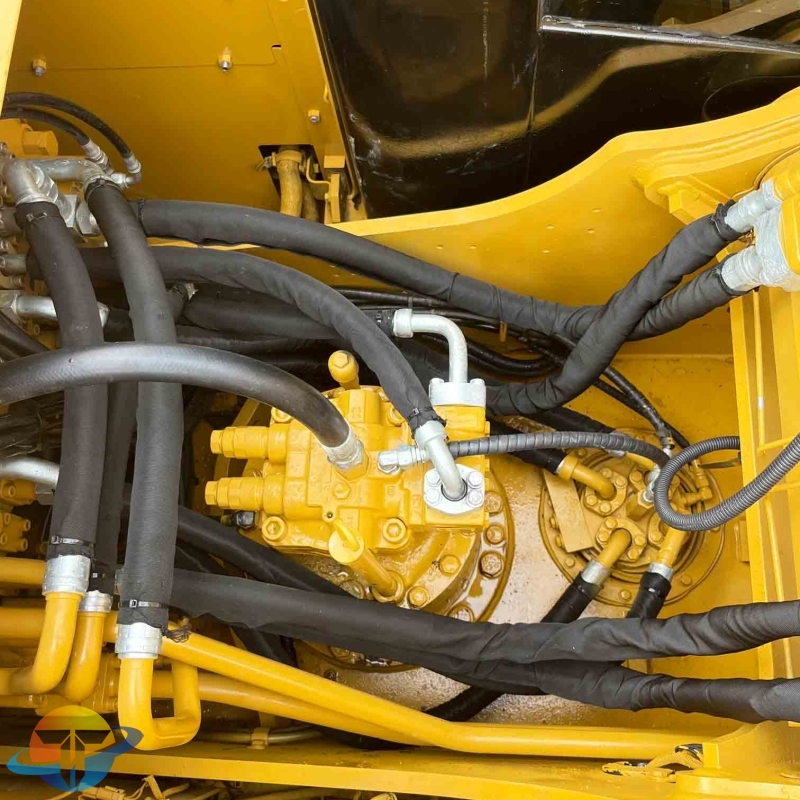 Used Caterpillar 320D2L crawler excavator with high quality engine and low consumption in good condition for sale.