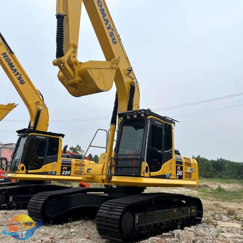 Used Komatsu PC240-8 excavator high quality excavator for sale at low price