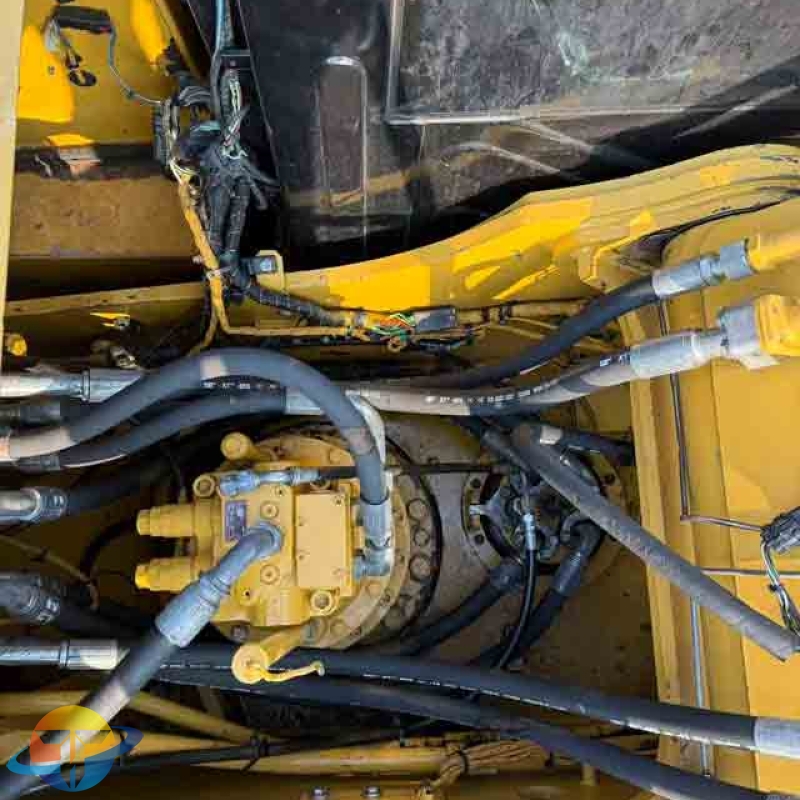 Used Caterpillar CAT323 high-configuration crawler excavator, large tracked excavator, high efficiency, good condition, available for sale.