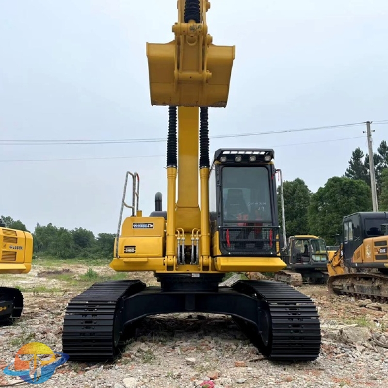Used Komatsu PC240-8 excavator high quality excavator for sale at low price