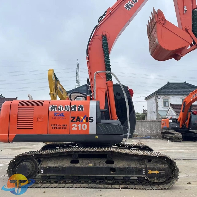 Well-maintained second-hand excavator Hitachi ZX210-3 excavator is cheap and easy to operate
