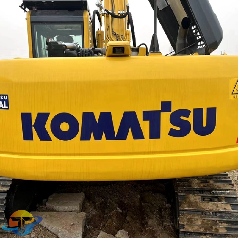 Cheap second-hand Komatsu PC240-8 excavator large equipment is hot selling