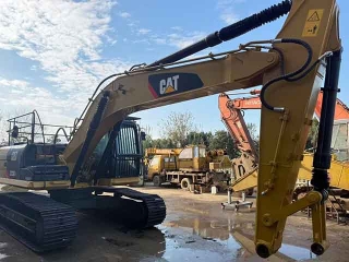 Caterpillar CAT323D2L excavator, low working time, high-quality construction machinery, for sale