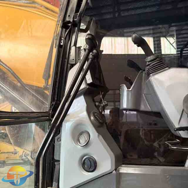 Used Caterpillar CAT323 high-spec excavator, original Japanese hydraulic excavator for sale.