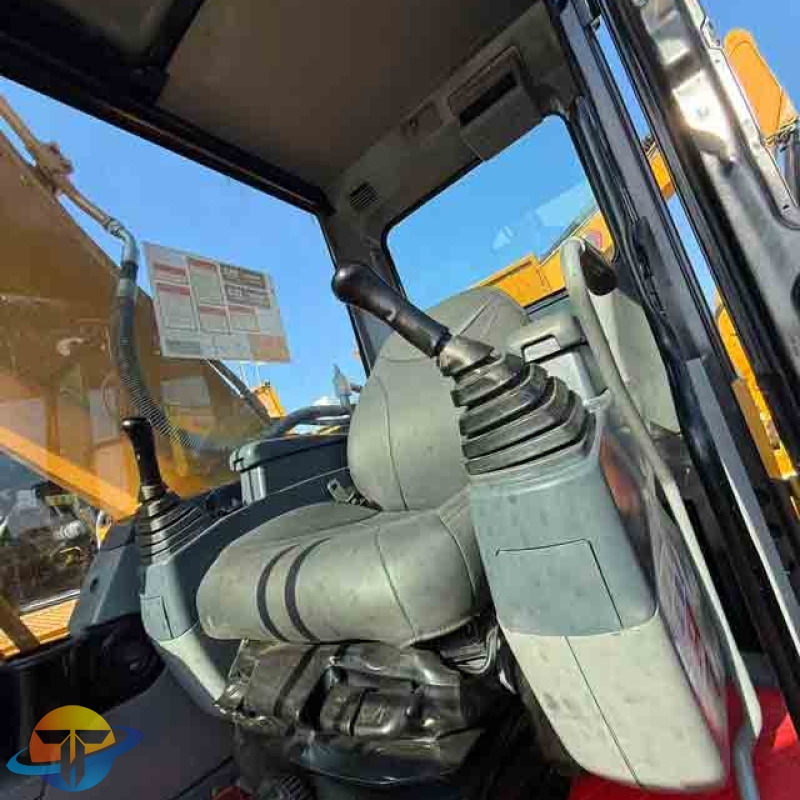 Used Caterpillar CAT320C tracked excavator, high quality, original parts for sale.