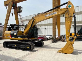 Hot sale second hand Caterpillar hydraulic excavator CAT323D2L excavator now for sale at low price