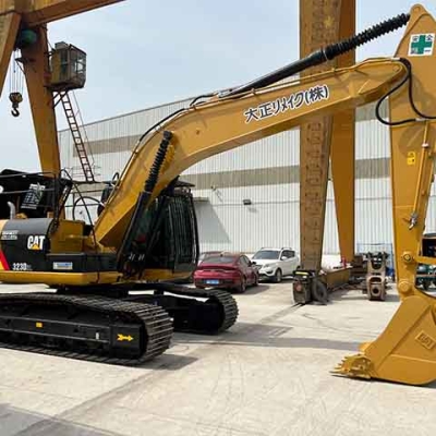 Hot sale second hand Caterpillar hydraulic excavator CAT323D2L excavator now for sale at low price