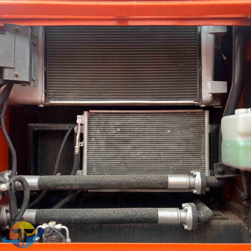 High quality second hand Doosan DX225LC-9C Excavator is hot selling at a low price Welcome to call us for consultation