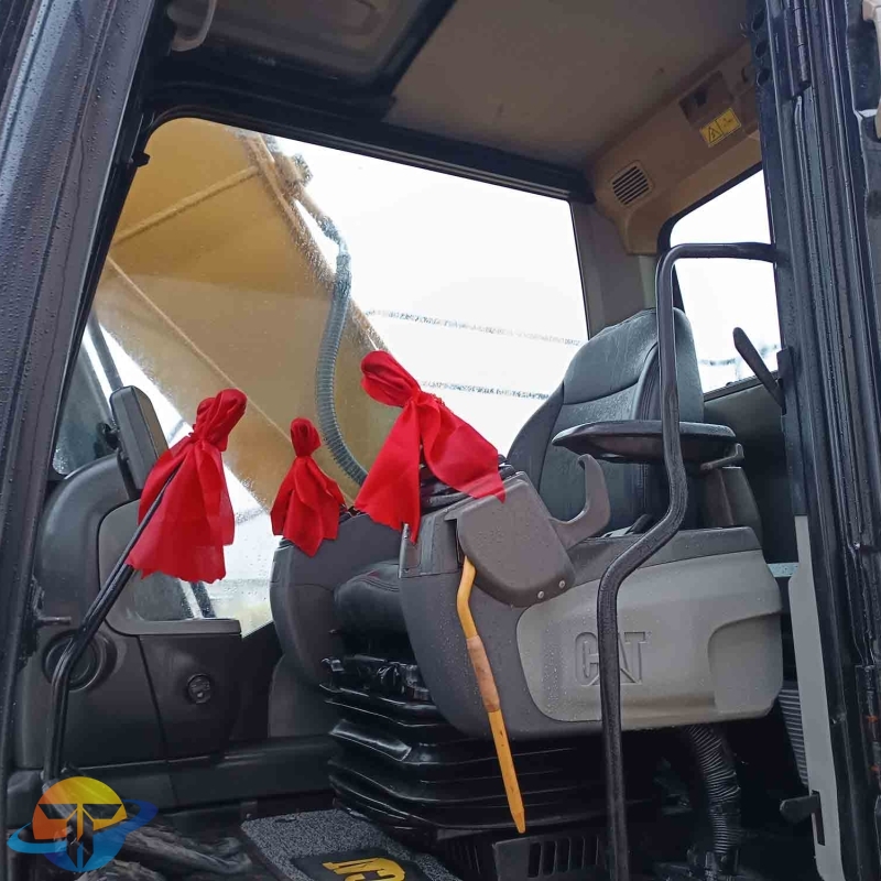 Original Japanese-Built CAT 320D2L Excavator: An Exceptional, Top-Tier Model Now Available for Sale.