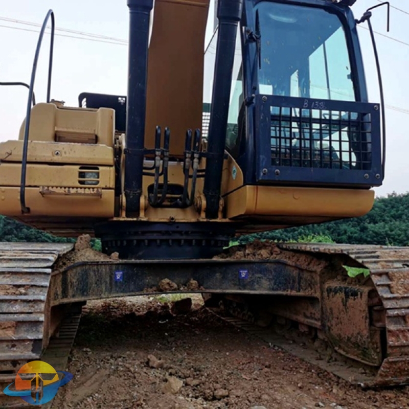 used Caterpillar CAT320D excavator in good condition and low price
