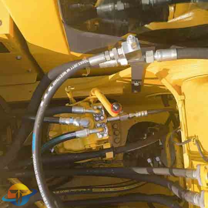 Well-maintained Komatsu PC220 excavators, used construction tracked excavators are available for immediate sale.