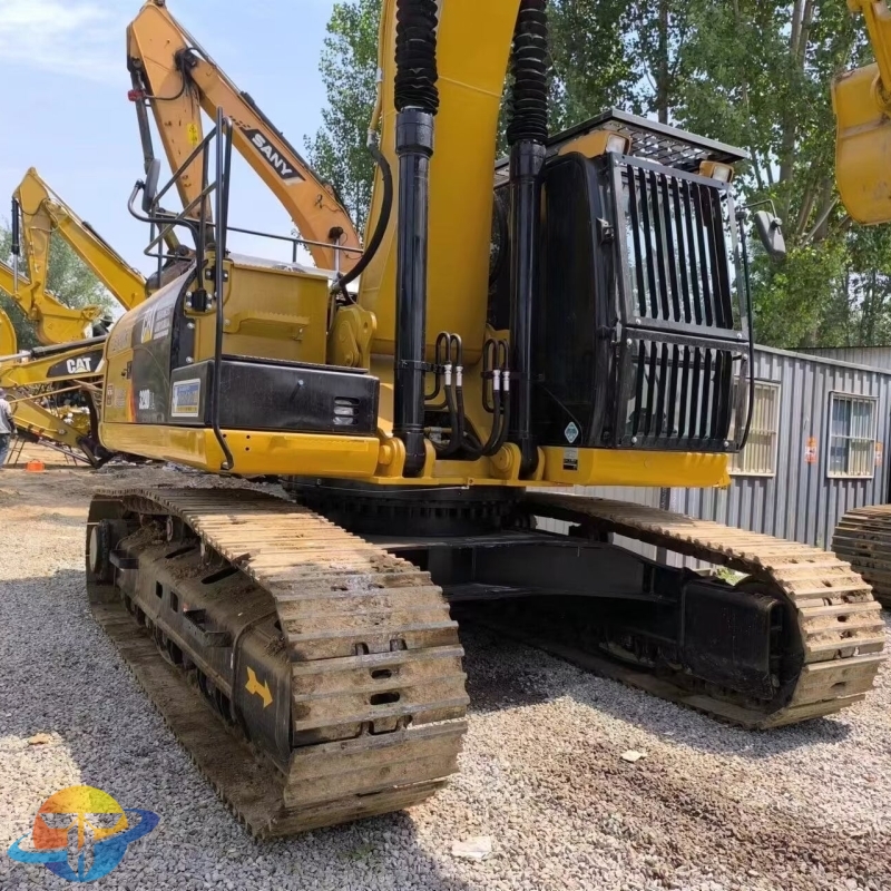Well maintained second-hand excavator Caterpillar 329D2L excavator is cheap and easy to operate