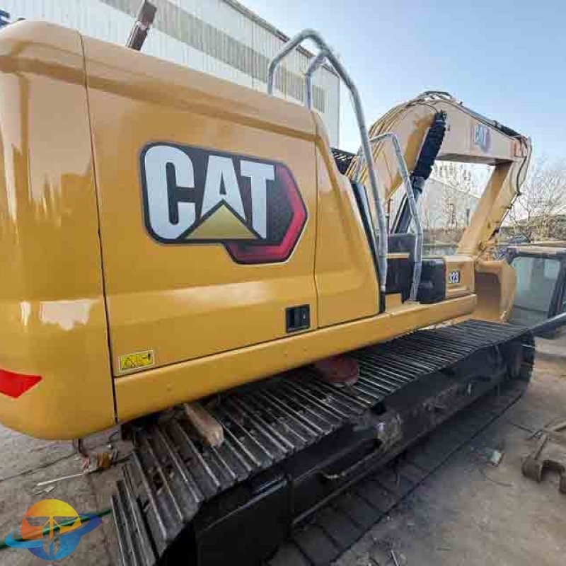 The Caterpillar CAT323 high-spec excavator, a powerful large-scale heavy-duty engineering equipment, is available for immediate sale.