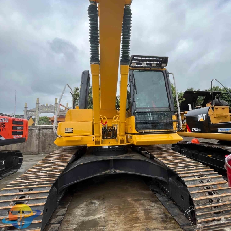 Second hand original Japanese high quality Komatsu pc220 crawler excavator with core motor engine gearbox gear parts for sale.