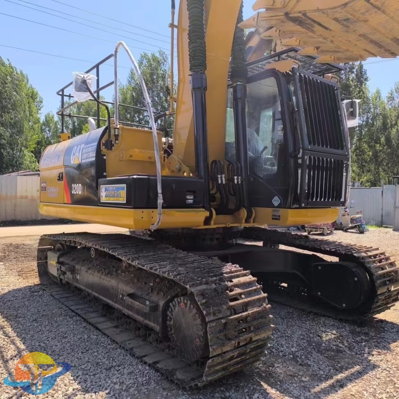High quality second-hand excavator Caterpillar CAT320D2L excavator cheap and easy to operate