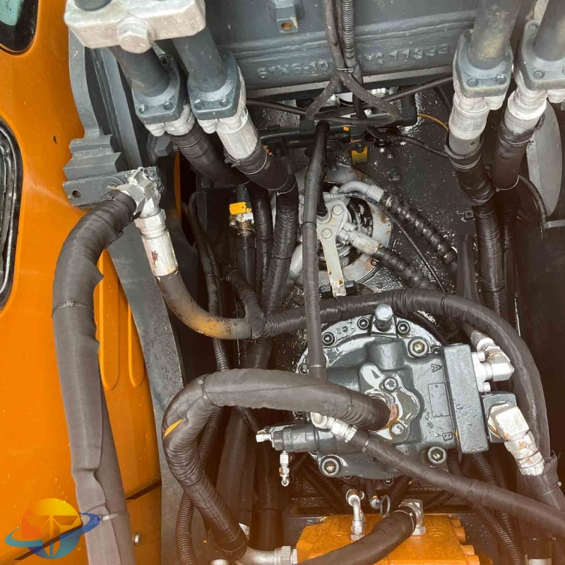 Hyundai 220LC-9C original Korean second-hand crawler excavator with good maintenance and high quality with engine, transmission and gear for sale.