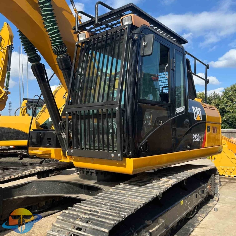 Imported from Japan, used Caterpillar 323D2L excavator for general construction use.