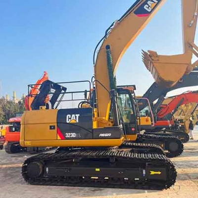 Used construction machinery, original imported Caterpillar direct injection 323D2L excavator, is selling briskly in the factory.